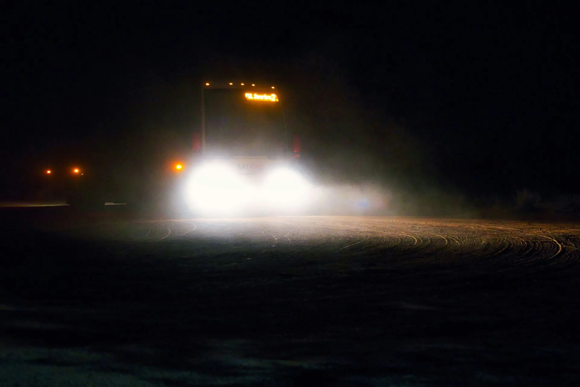 Gece kara yolu sevkiyatı