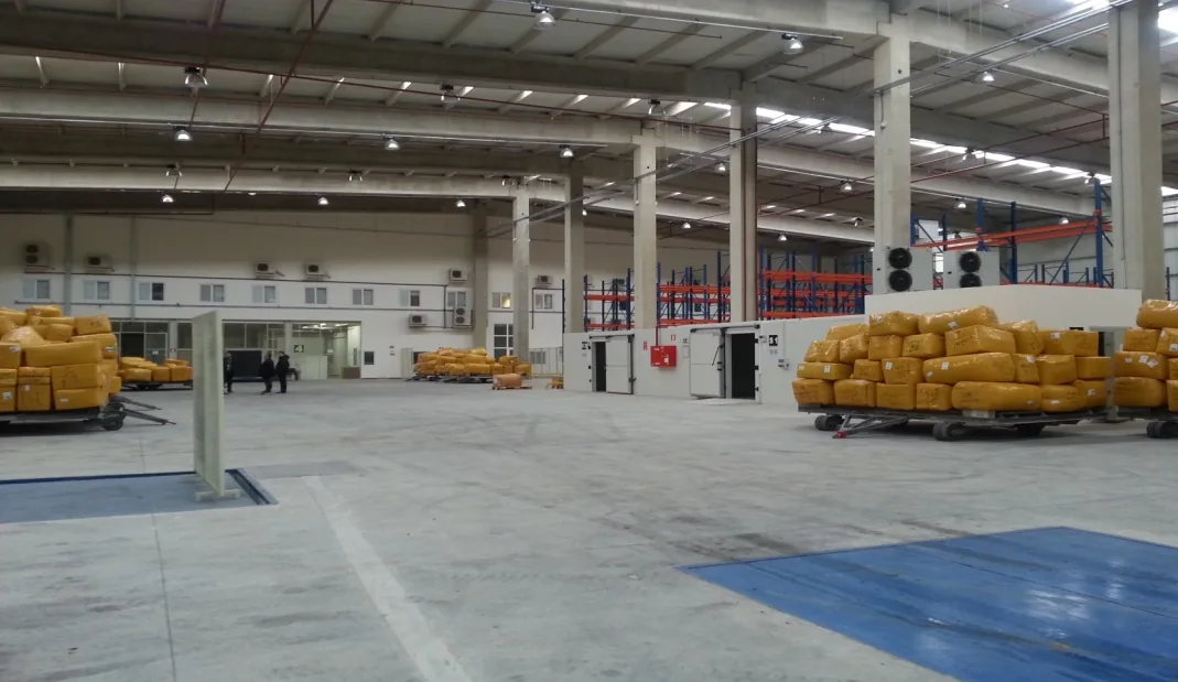 Antrepoda paletlenmiş kargo